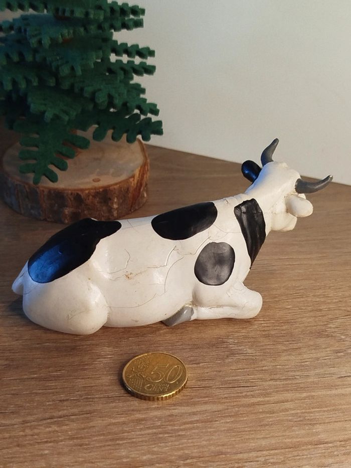 AAA figurine bovidé vache couchée animal de la ferme - photo numéro 4