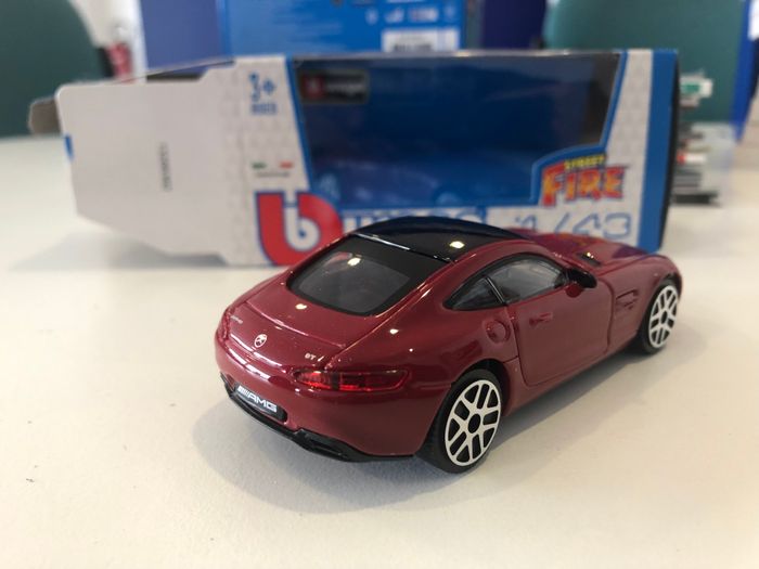 Miniature burago Mercedes benz AMG GT 1/43 - photo numéro 2