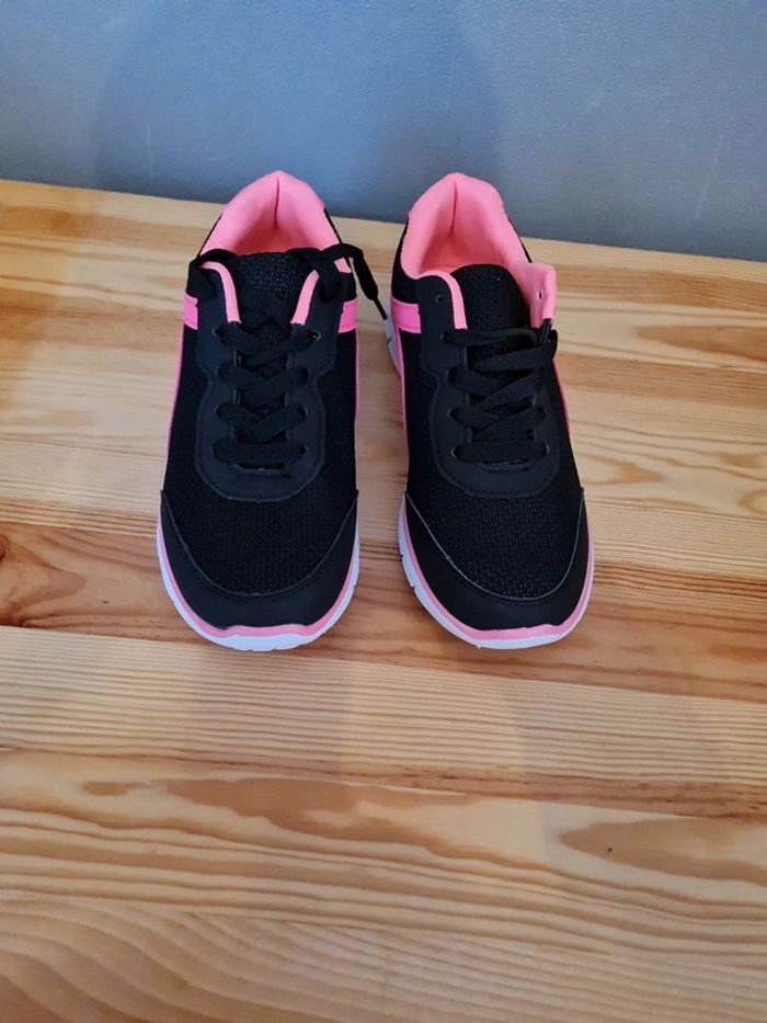 Basket neuve taille 37 - photo numéro 2