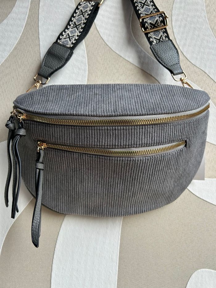 Sac banane  gris velours côtelé