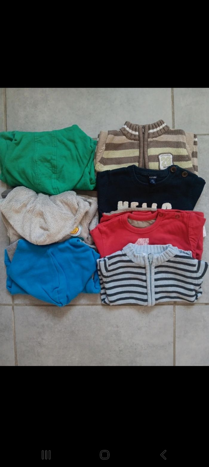 Lot pulls/vestes 6 mois