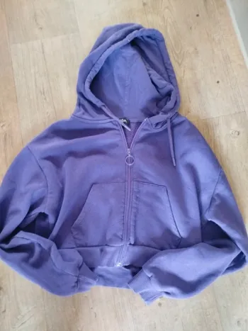 Sweat zippé à capuche