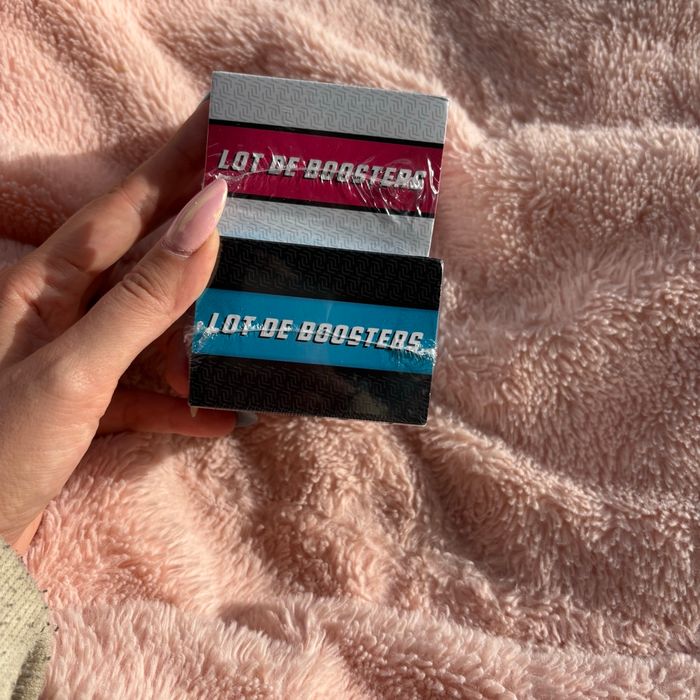 Lot de deux bundle Pokémon écarlate et violet - Flamme blanche et foudre noire - photo numéro 3