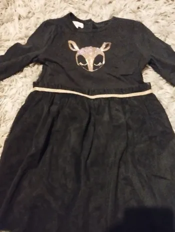 Robe noire avec tulle 4 ans