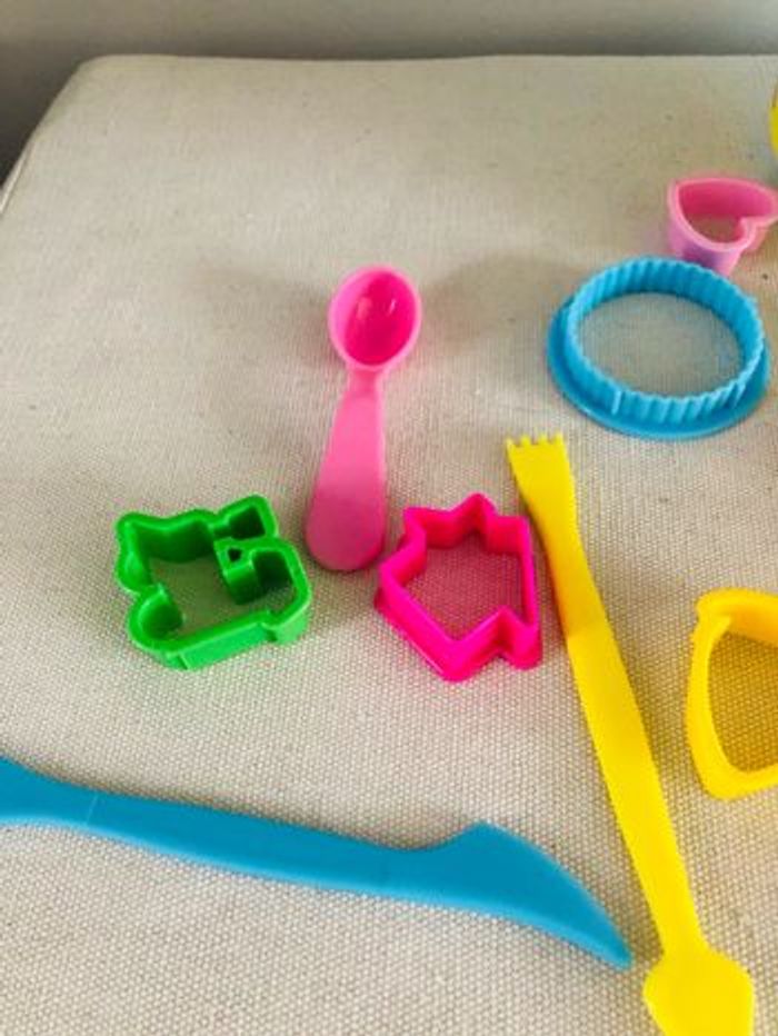 Saut play doh avec différents moules - photo numéro 4