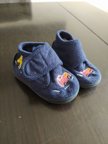 Chaussons bleu à scratch pointure 22