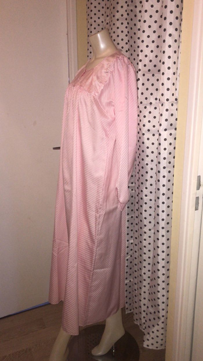 Chemise de nuit Vintage état neuf rose en satin - photo numéro 7