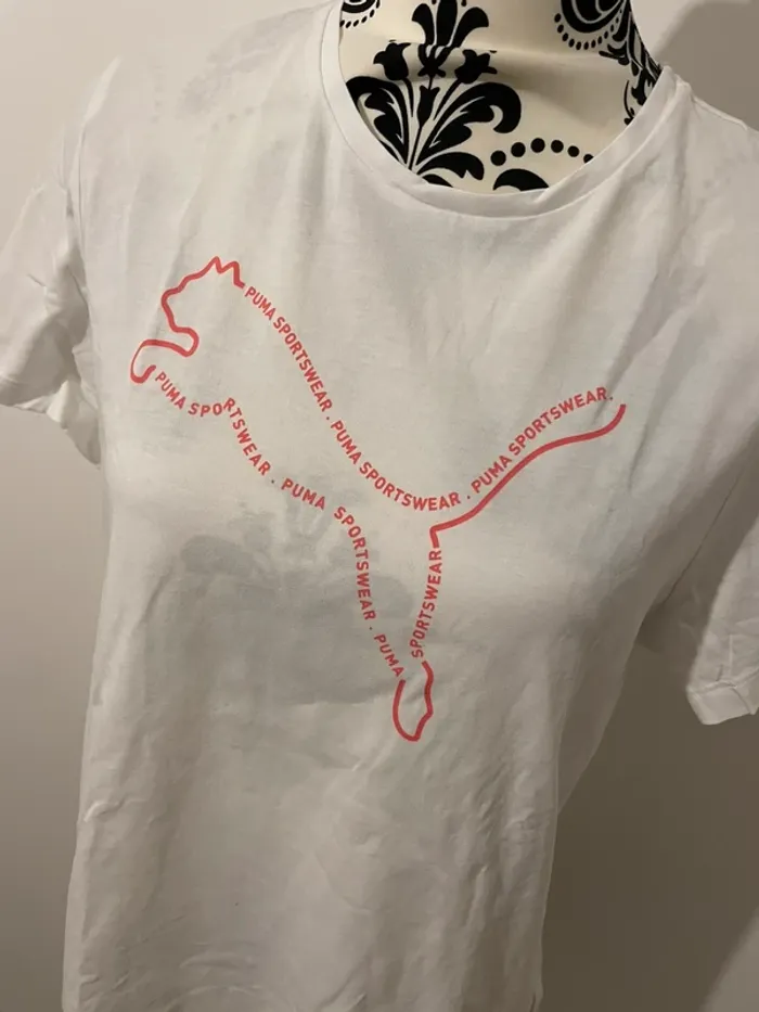 T-shirt Puma blanc logo rose neuf taille XL - photo numéro 2