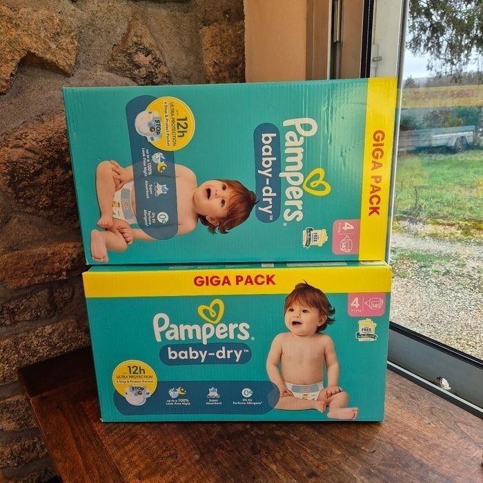 Couche taille 4 Pampers Baby Dry : 280 Couches - photo numéro 1
