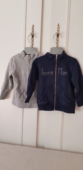 Lot gilets sweats zippés benetton 18 mois