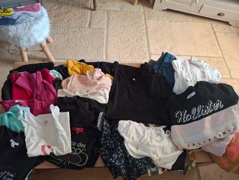 Lot de vêtements fille 10/12 ans.
