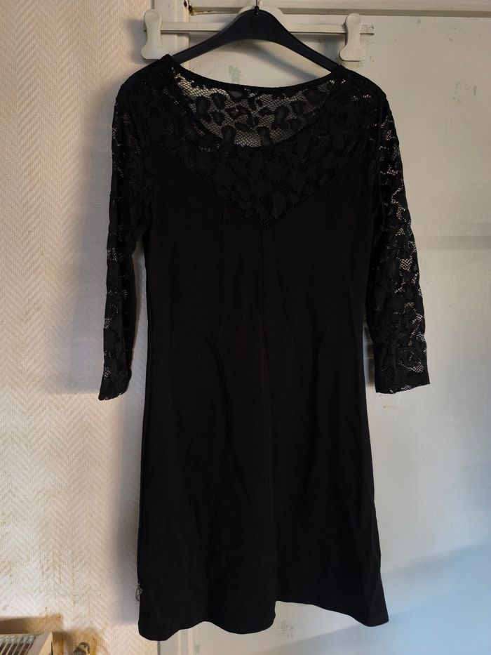 Robe noire - photo numéro 2