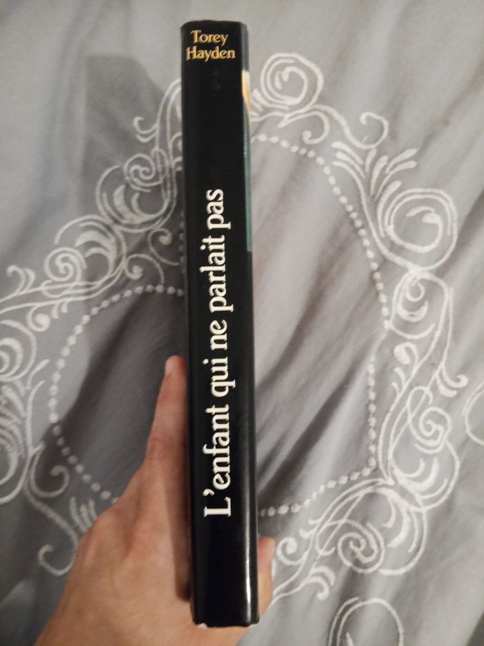 Livre (18) 📚 L'enfant qui ne parlait pas - photo numéro 3