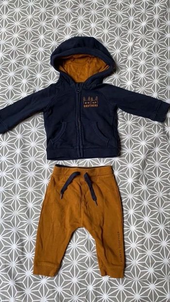 Ensemble de survêtement