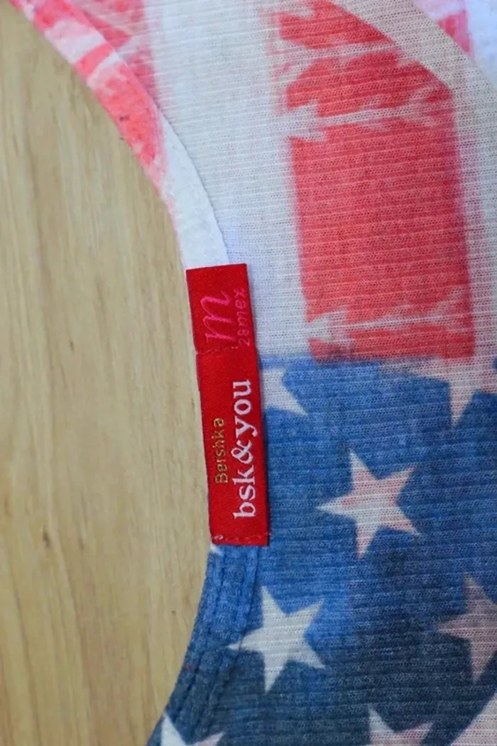 C35 top rouge bershka M - photo numéro 3