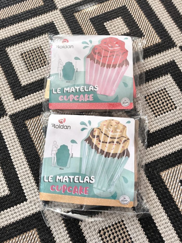 Lot de 2 matelas cupcake neuf