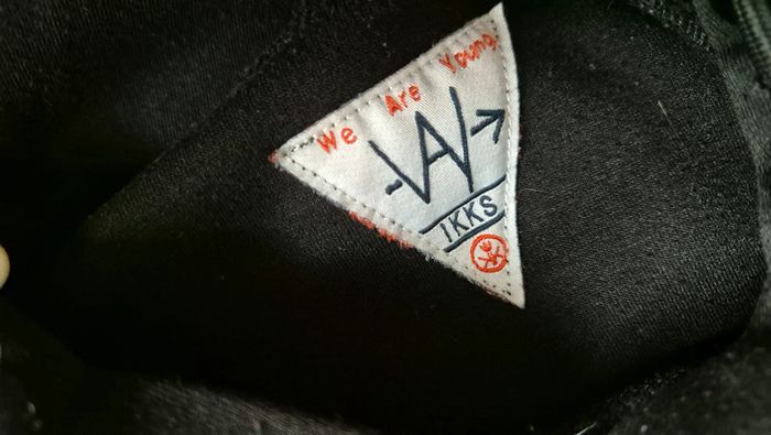 Sweat à capuche noir et blanc IKKS 🎸 Taille S soit 14 ans - photo numéro 3