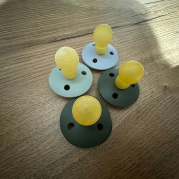 Lot de 4 tétines Bibs