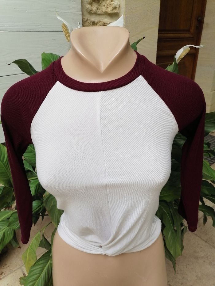 Petit pull léger manches 3/4 Bershka taille XS soit taille 14 ans