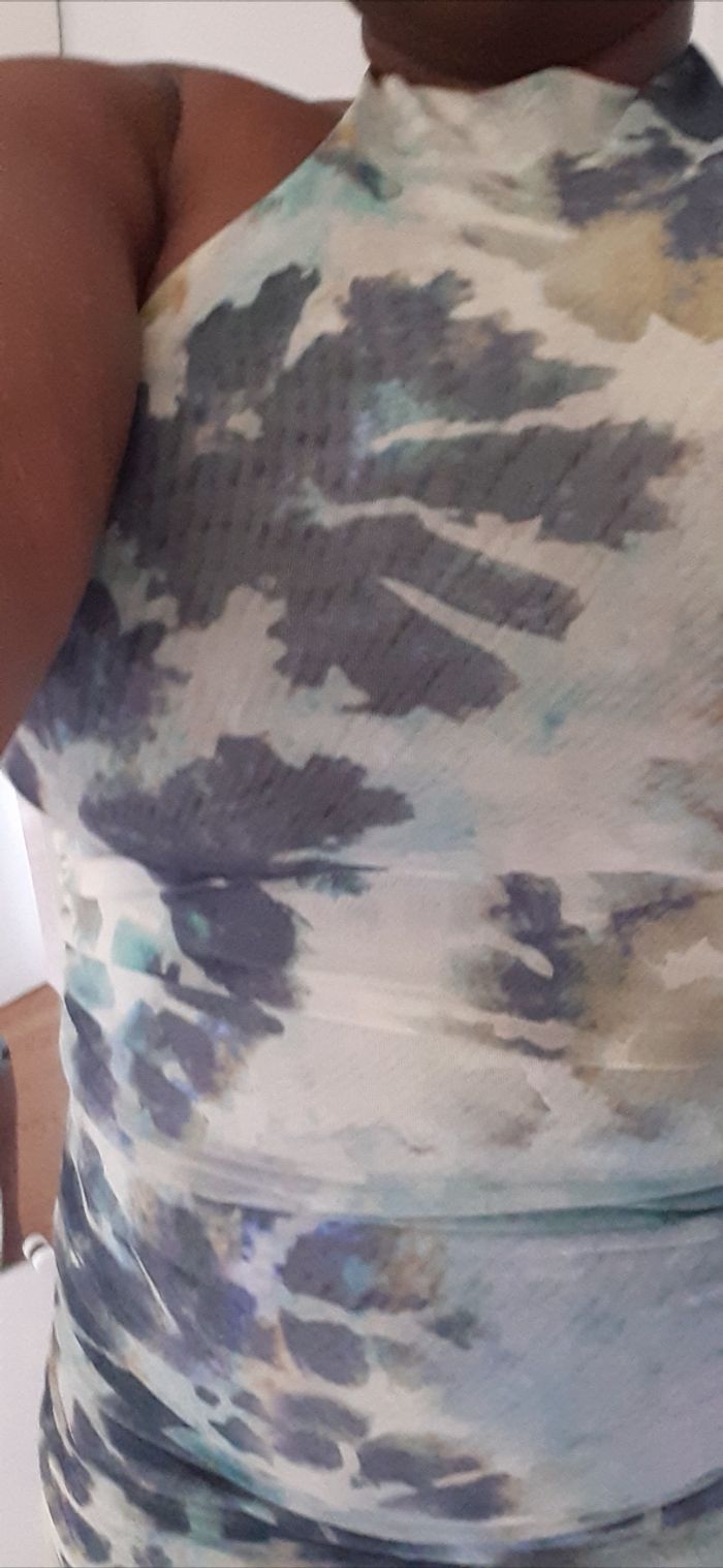 Robe dos nu prés du corps Zara - photo numéro 4