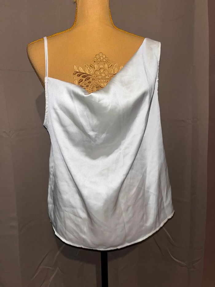 Debardeur en satin kiabi taille L neuf - photo numéro 2