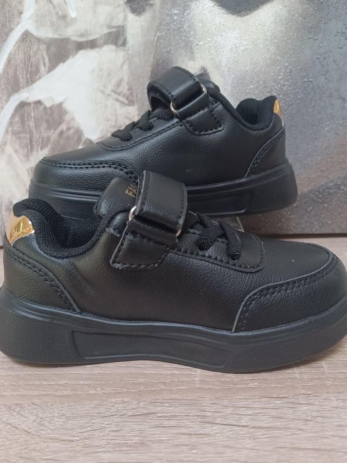 Baskets fille T 25.5 - photo numéro 2