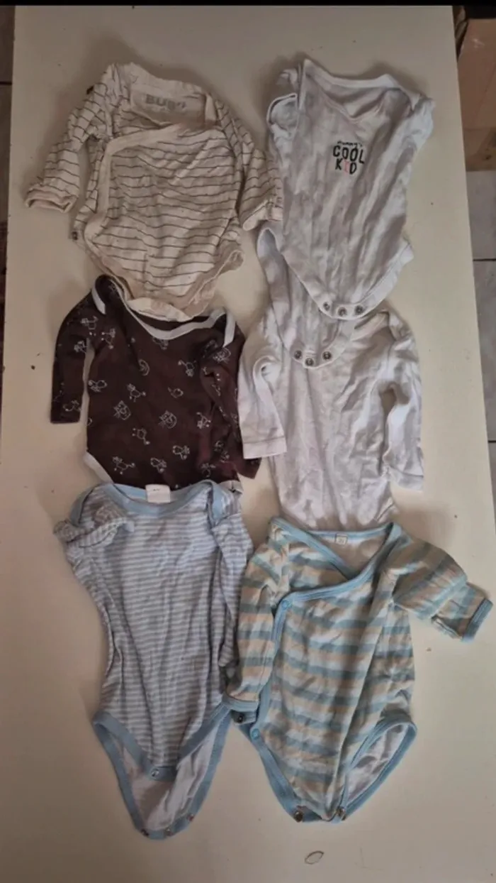Lot de 8 body 3 mois