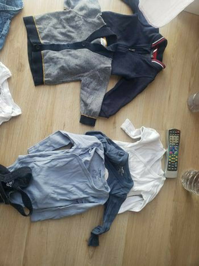 Lot 9 mois garçon - photo numéro 5