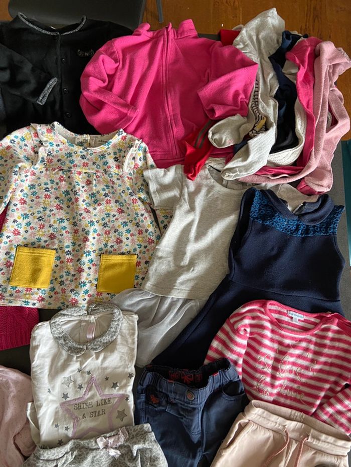 Gros lot de vêtements hiver fille 24 mois - photo numéro 3