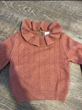 Pull fille tape à l’œil