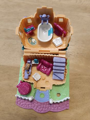 Polly pocket