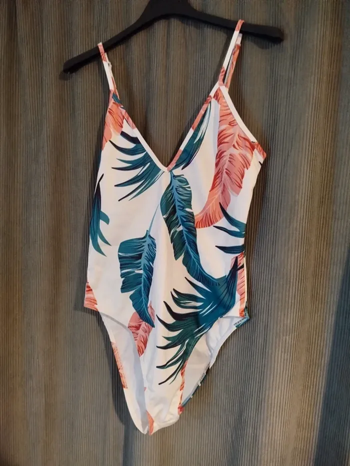 Maillot de bain une pièce femme à motif - photo numéro 3