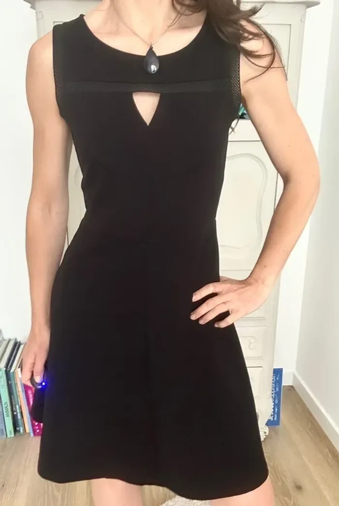 Magnifique robe patineuse noire Naf Naf – Taille M - photo numéro 6