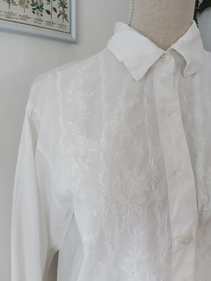 Chemise vintage blanche manches longues 
Brodée - photo numéro 6