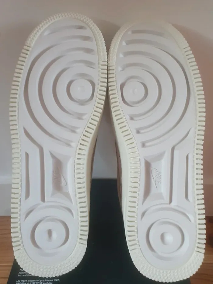 Nike Air Force 1 Sage/neuves/42 - photo numéro 8
