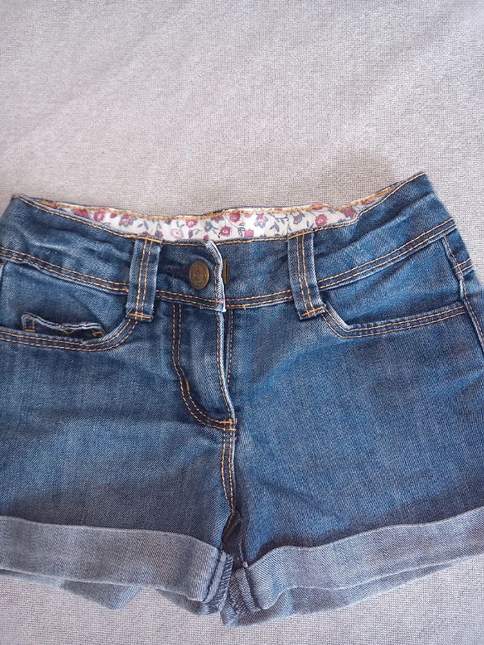 Short en jeans TAO 3 ans TBE - photo numéro 2