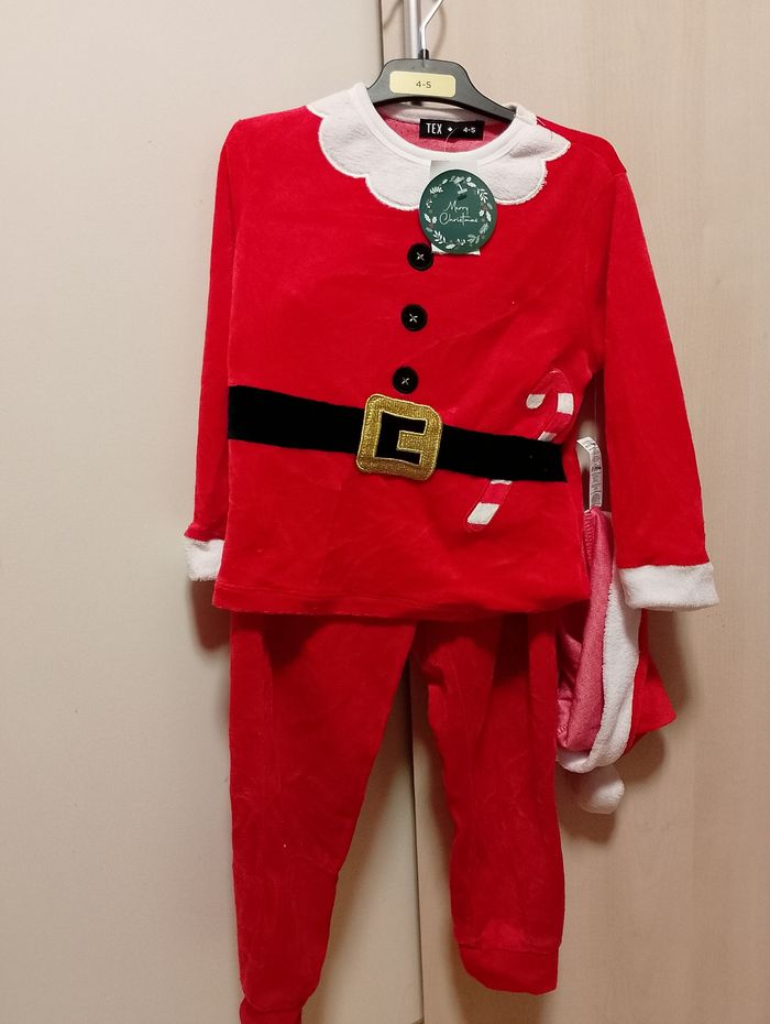 Pyjama Noël 3 pièces neuf 4 - 5 ans - photo numéro 4