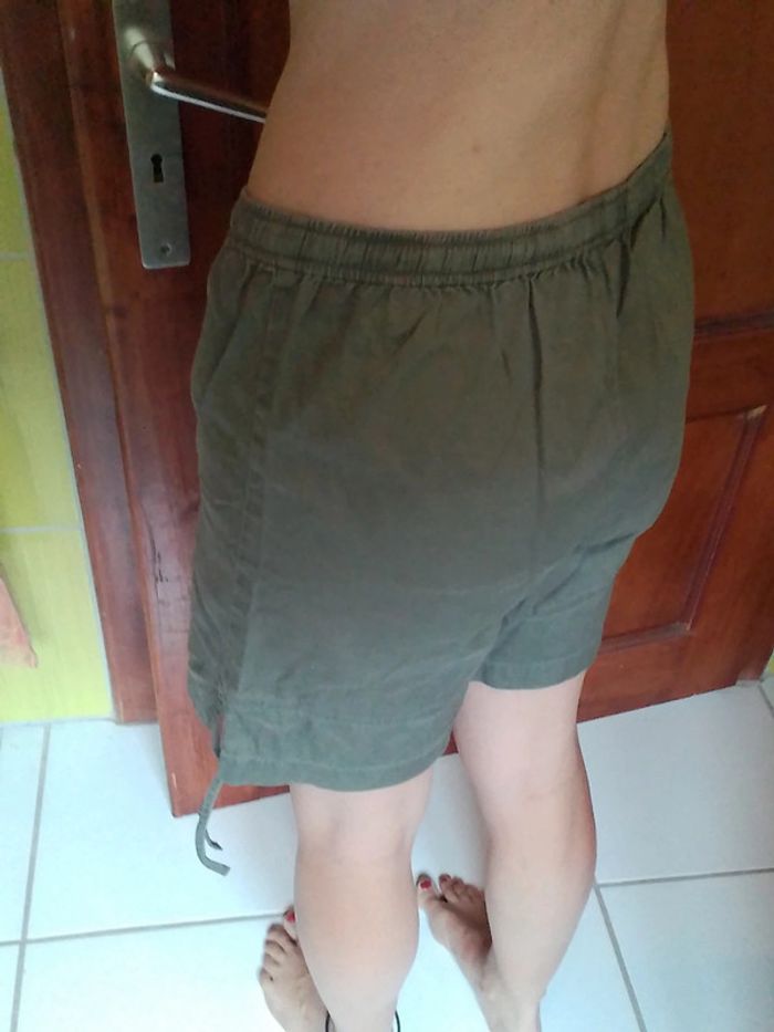 Short femme vert kaki - photo numéro 6