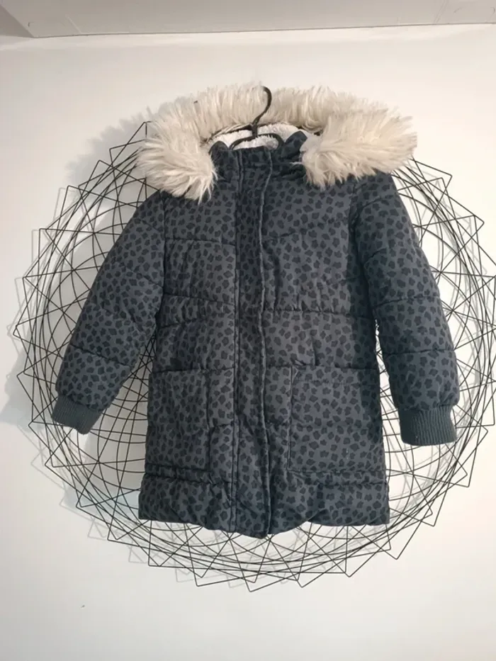 Manteau a capuche hiver intérieur chaud tape a l'oeil taille 5 ans