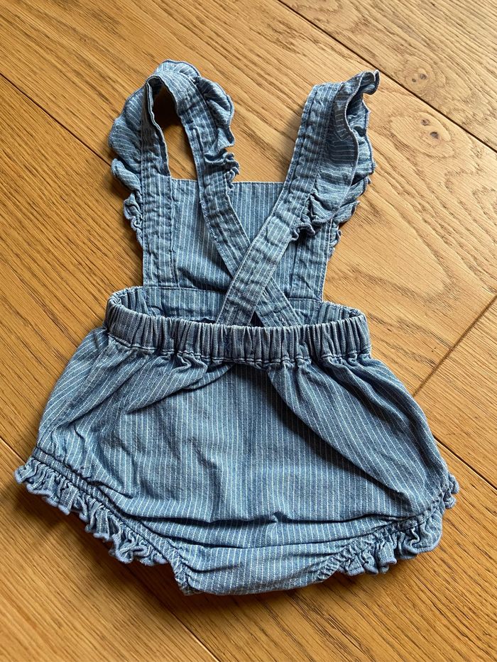 Barboteuse Kiabi + t-shirt manches longues - 1 mois - photo numéro 2