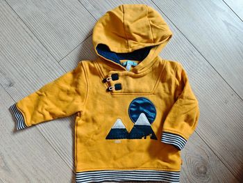 Pull à capuche 18 mois