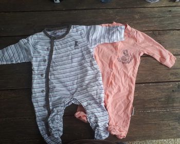 Lot 2 pyjamas bébé 1 mois