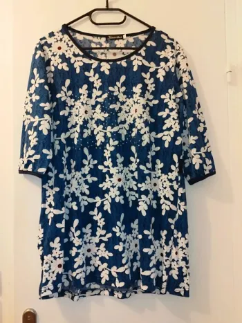 Tee-shirt fleuri - Yaweidan - taille 44