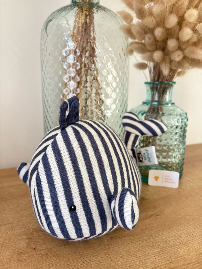 Peluche baleine hochet grelots marine blanc Jellycat - photo numéro 2