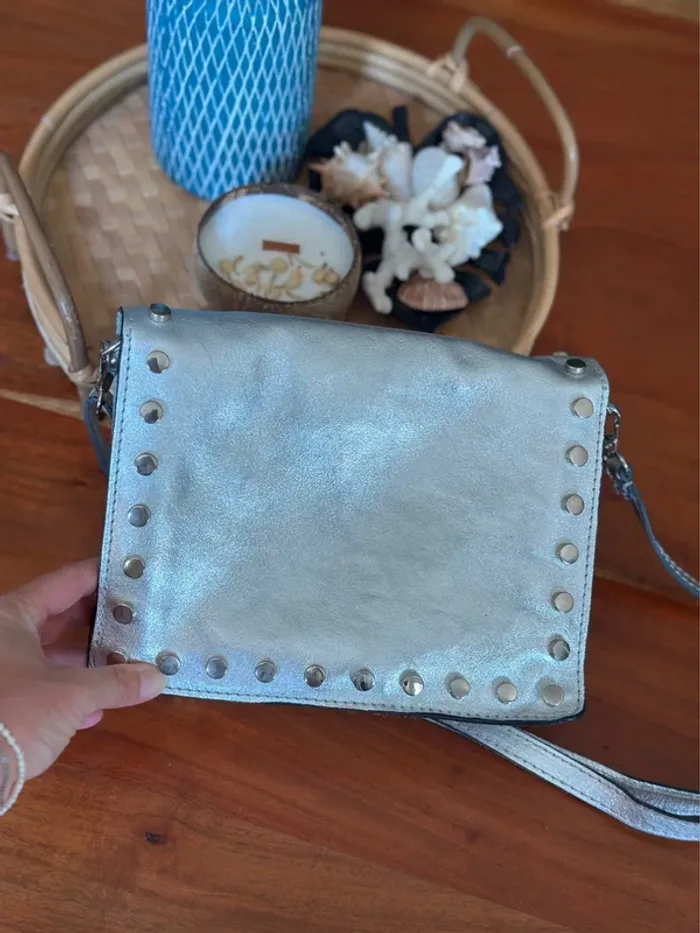 Sac bandoulière en cuir argenté Abaco - photo numéro 6