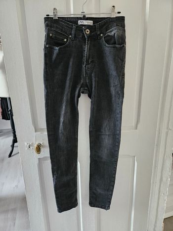Jean noir T.36 zara taille haute