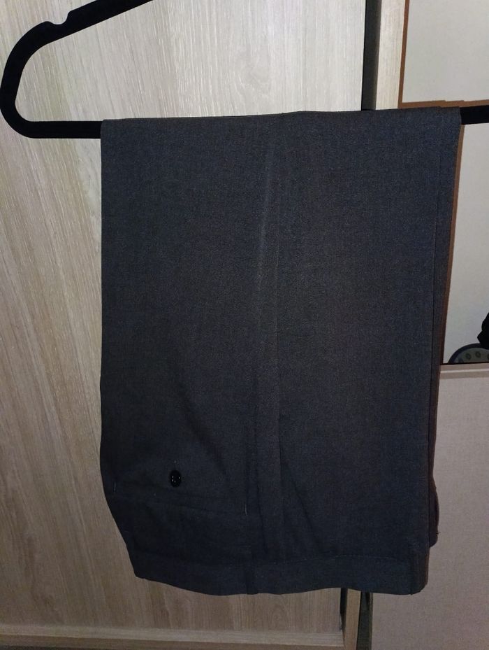 Vente de costume pour homme avec nœud papillon - photo numéro 3