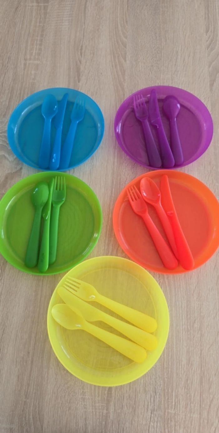 Assiettes et couverts