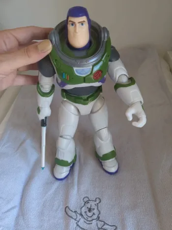Grande figurine buzz l'éclair sabre lumineux