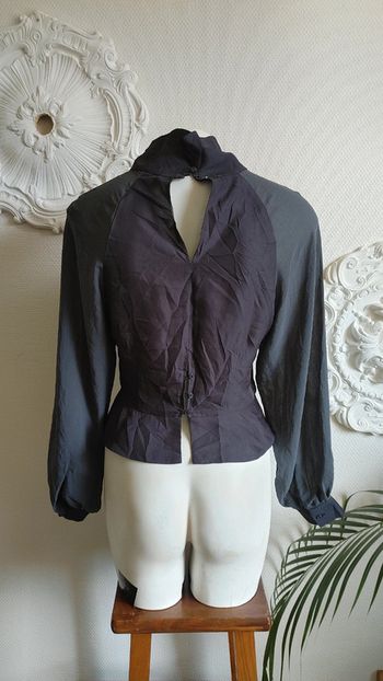 Blouse belle découpe